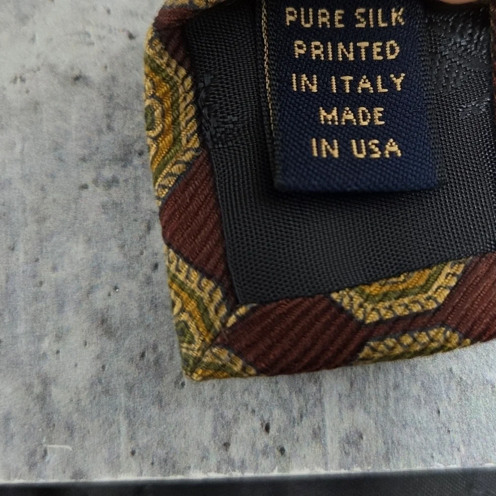 Brooks Brothers | Gold & Maroon Medallion Print Pure Silk Tie